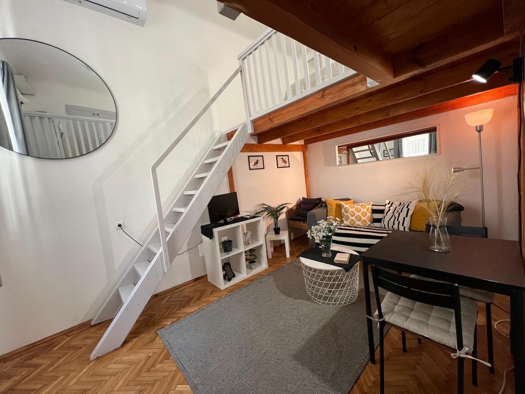 Lovely Little Loft Studio In The Heart Of Budapest Eksteriør bilde